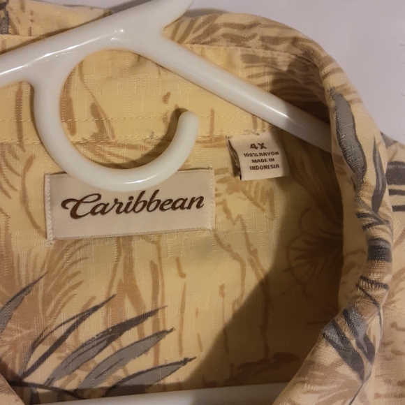 Button down shirt - Picture 2 of 4